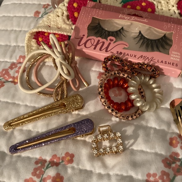 Huge Jewelry / Beauty / Hair Accessories Bundle - Picture 3 of 7